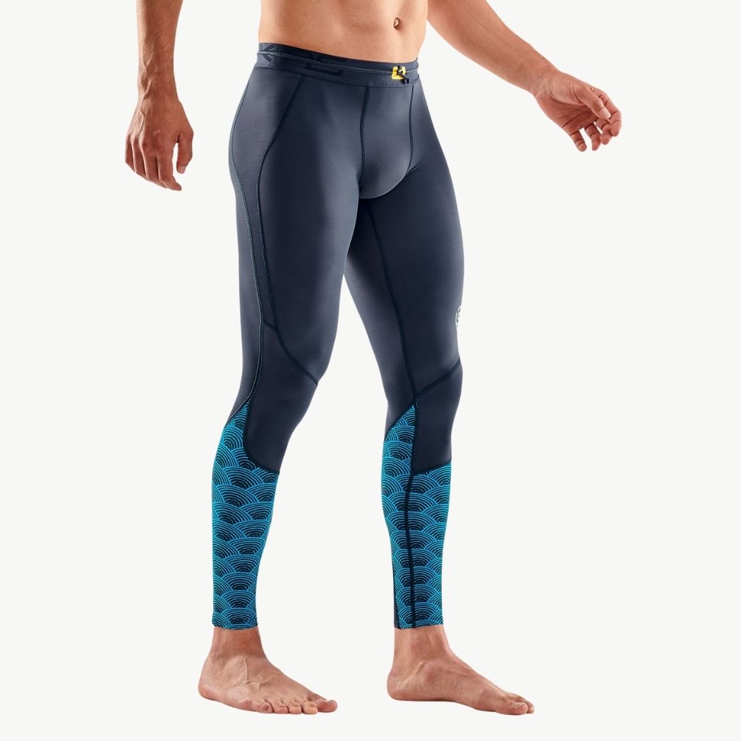 https://runners.ae/cdn/shop/products/SKINS-COMPRESSION-SERIES-3-LONG-TIGHTS-FOR-MEN-BATTLESHIP-WAVE-ST00300010077_4.jpg?v=1656418576