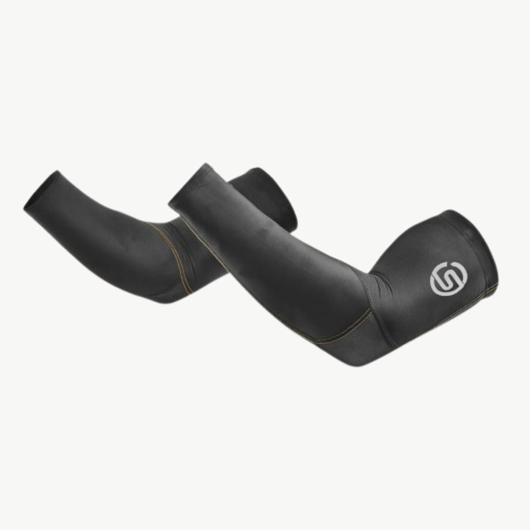 https://runners.ae/cdn/shop/products/SKINS-COMPRESSION-SERIES-3-UNISEX-ARM-SLEEVES-BLACK-ST00394089001.jpg?v=1656504907